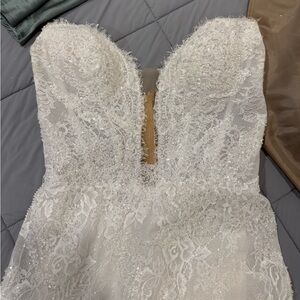 Elegant Lace Wedding Dress